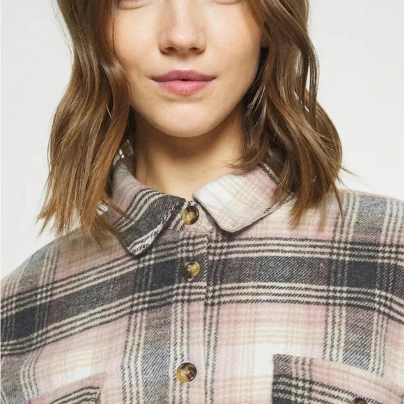 Noisy May
NMFLANNY LONG SHACKET - Button-down blouse. - Picture 8 of 11